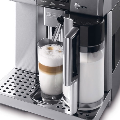 Капучино в кофемашине. Кофеварка Delonghi Primadonna s Cappuccino+Latte. Капучино в кофемашине Delonghi. Кофемашины РАФ капучино. Кофемашина для латте Мокачино.