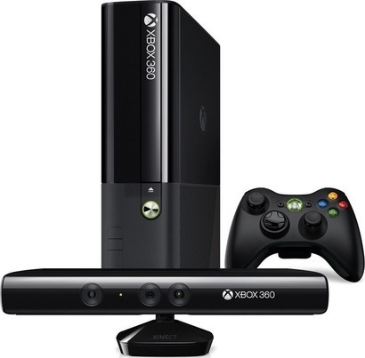 Microsoft XBOX 360 Kinect 4GB + 2 hry